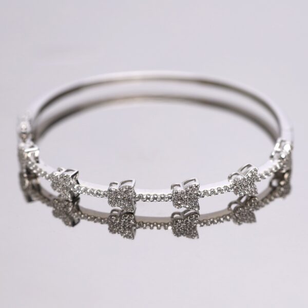 BANGLE BRACELET