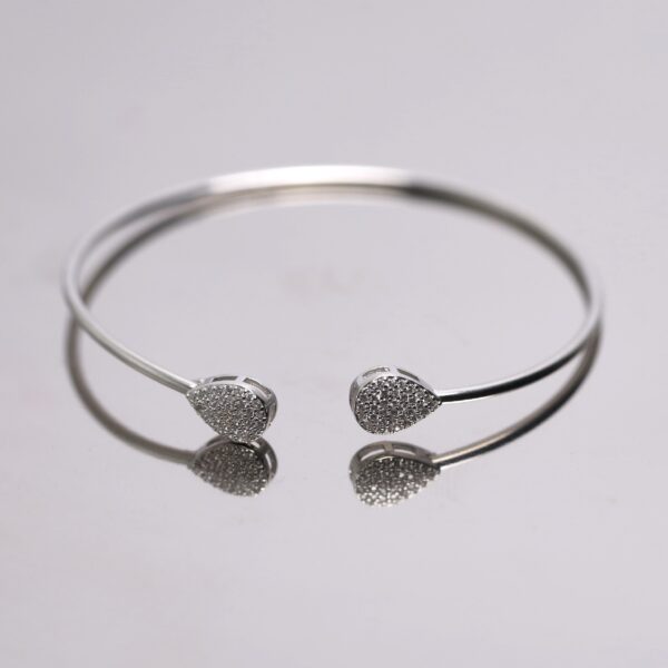 BANGLE BRACELET