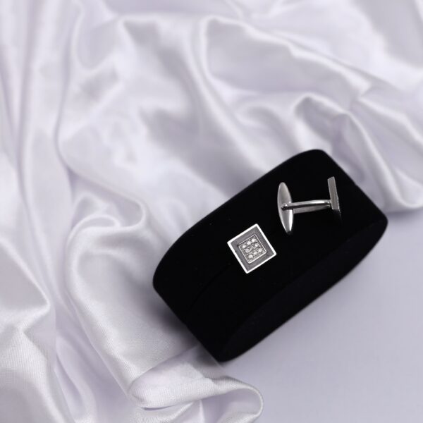 CUFFLINK